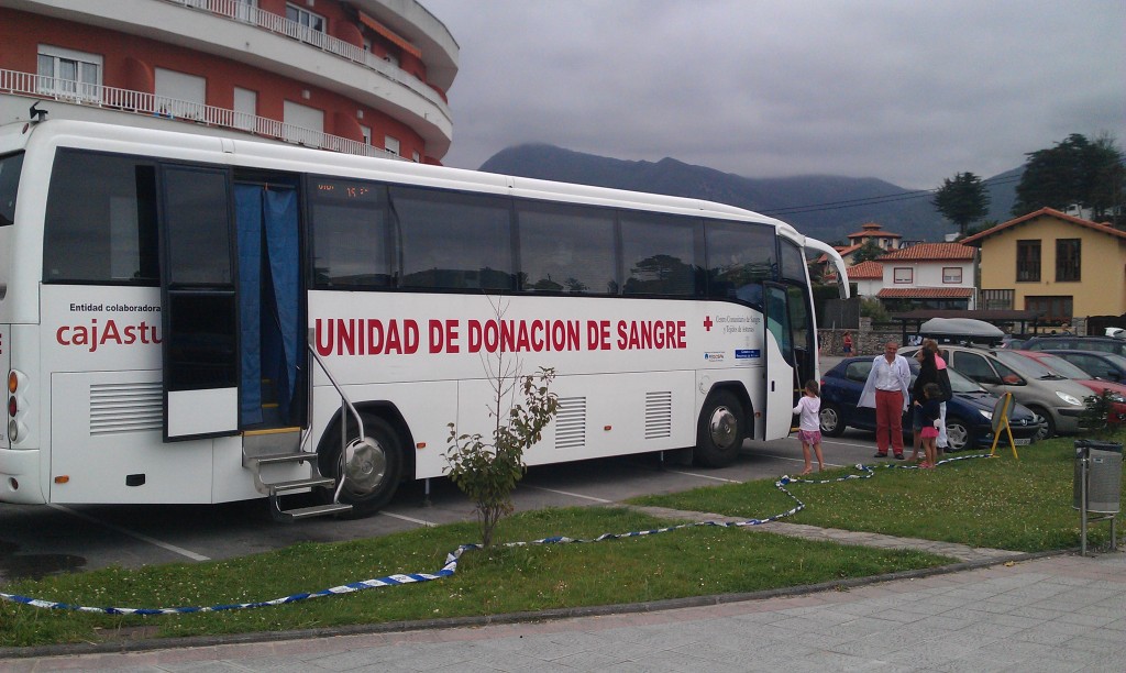 El autobús de donación de sangre el pasado miércoles en Celorio - Celoriu.com