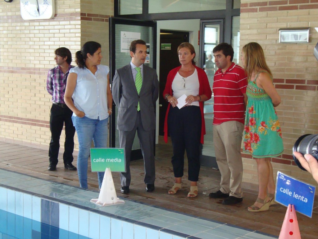 La Alcaldesa de Llanes junto a responsables municipales y de la empresa concesionaria - Celoriu.com