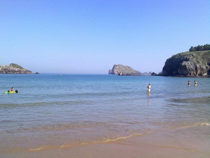 Aspecto que presentaba la playa de Palombina este mismo fin de semana en Celorio - Celoriu.com