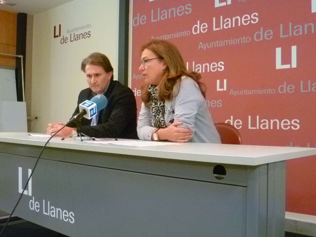 La alcaldesa de Llanes y el concejal de urbanismo Jose Balmori - Celoriu.com