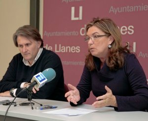La alcaldesa de Llanes y el concejal de urbanismo jose Balmori - Celoriu.com
