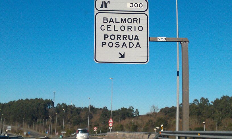 El cartel de la Autopista A8 ya modificado a la altura de Celorio - Celoriu.com