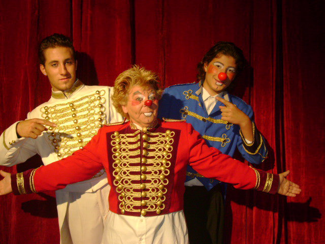 Varios miembros del circo Soledad cardinali - Celoriu.com