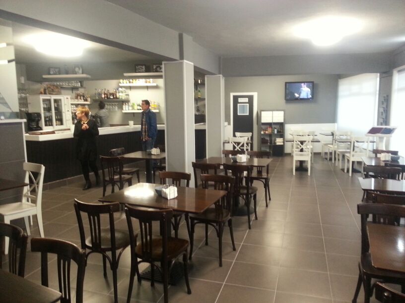 Aspecto del renovado Bar-Restaurante "La Tertulia" en la Rotonda de Celorio - Celoriu.com