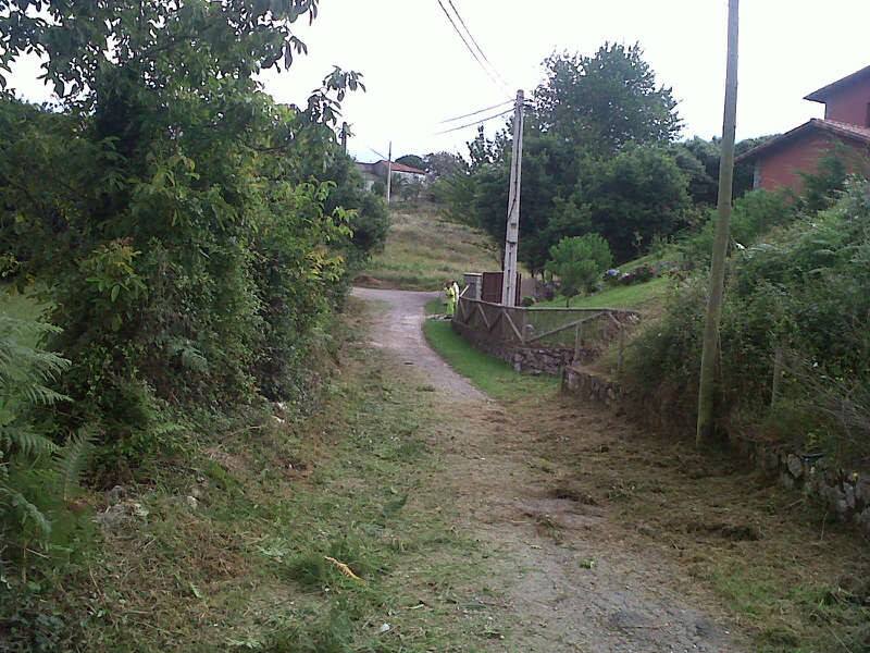 Limpieza de caminos en "La Cábil" de Celorio, Llanes - Celoriu.com